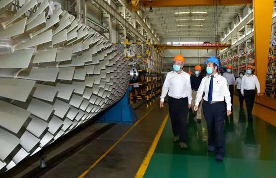 煤炭工业太原设计钻研院、山西二建集团党委书记、董事长祁立柱一行来GA黄金甲参观互换